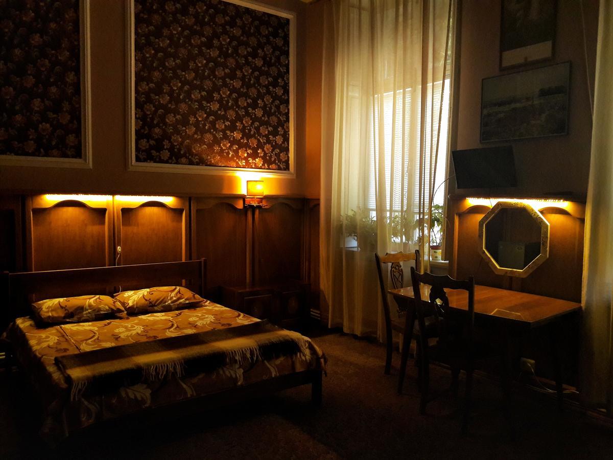 Orpheus Hostel And Apartments Odessa Eksteriør billede