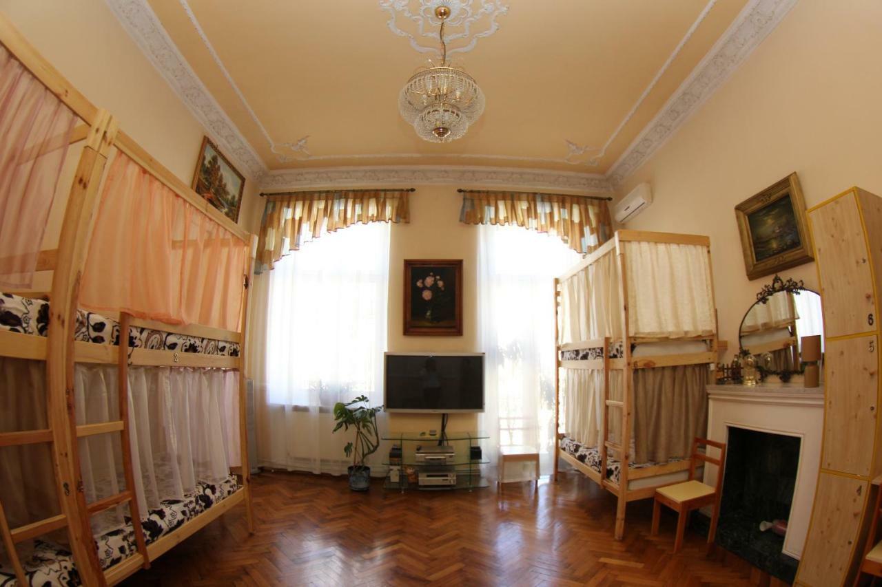 Orpheus Hostel And Apartments Odessa Eksteriør billede