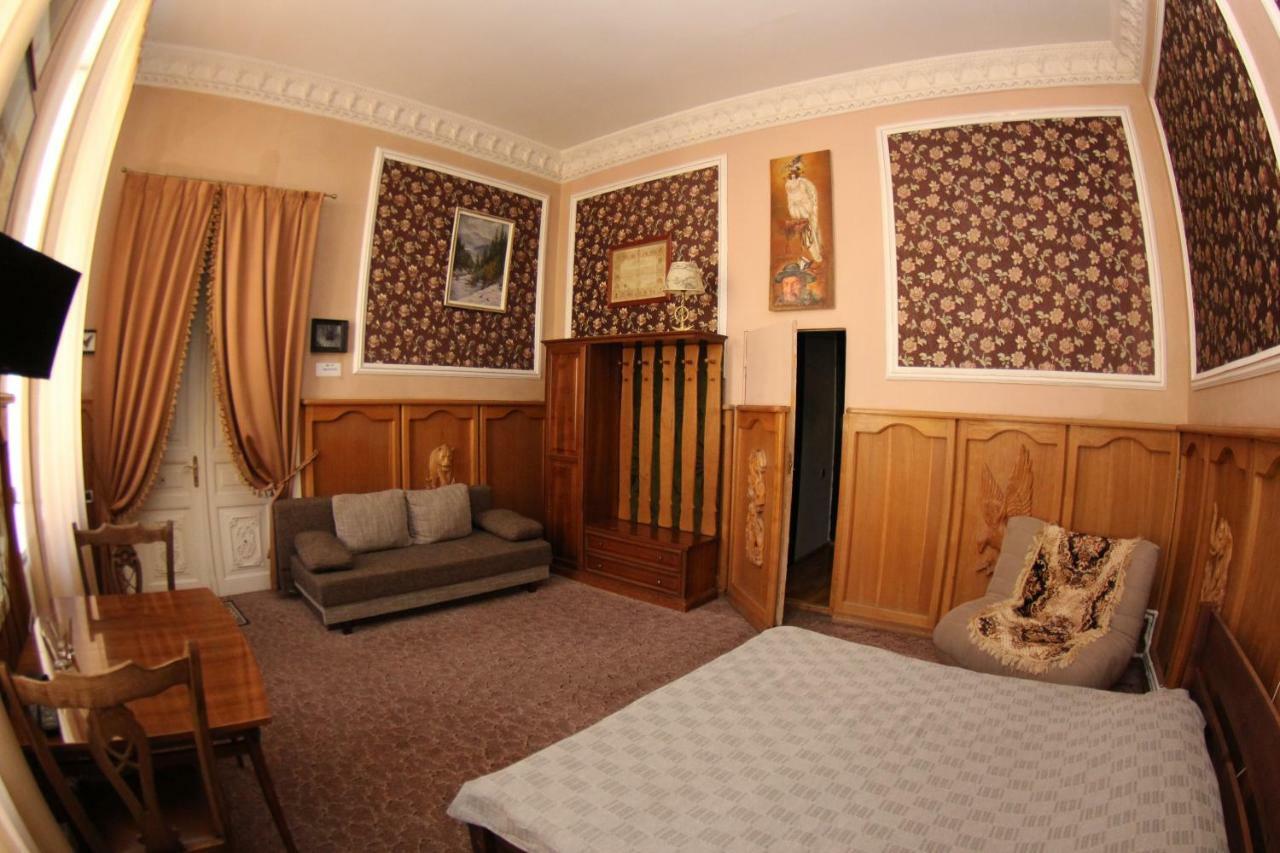 Orpheus Hostel And Apartments Odessa Eksteriør billede
