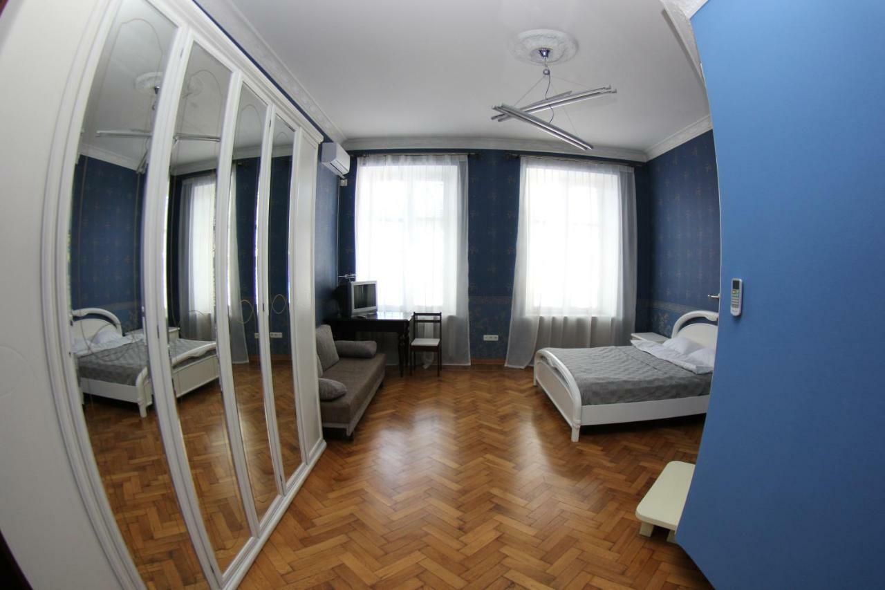 Orpheus Hostel And Apartments Odessa Eksteriør billede
