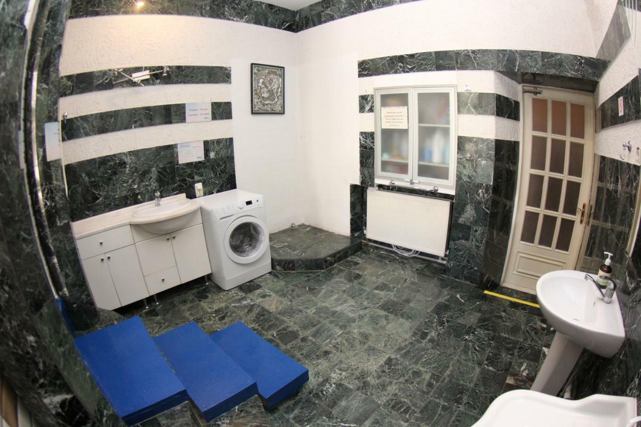 Orpheus Hostel And Apartments Odessa Eksteriør billede
