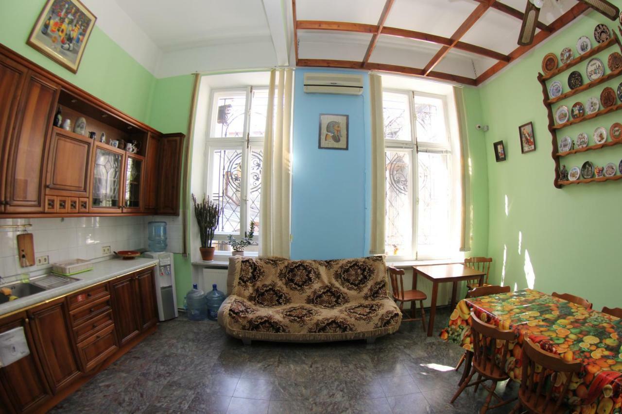Orpheus Hostel And Apartments Odessa Eksteriør billede