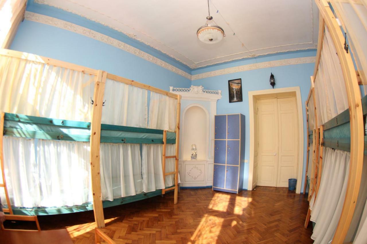 Orpheus Hostel And Apartments Odessa Eksteriør billede