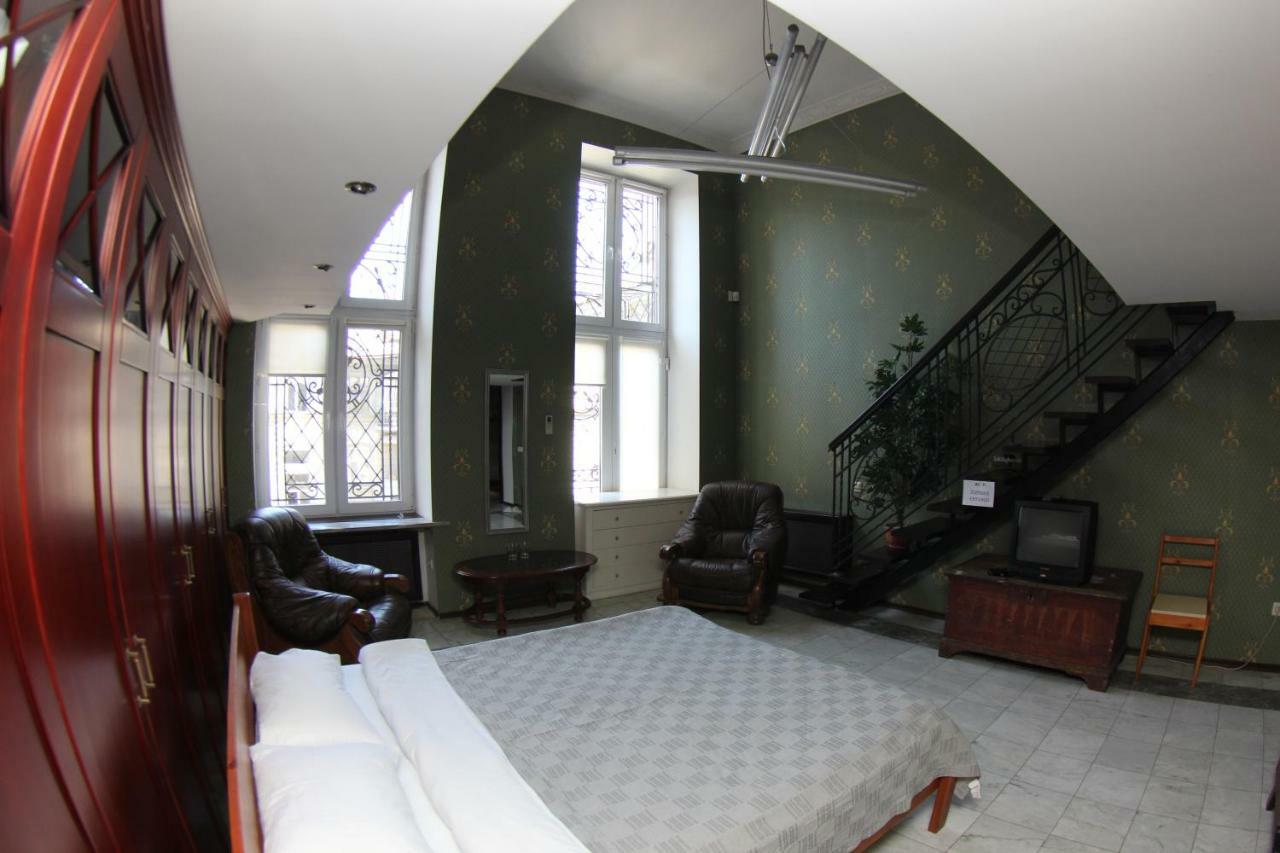 Orpheus Hostel And Apartments Odessa Eksteriør billede